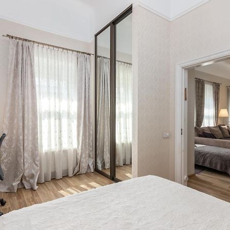 Elegant Apartment In Historical Centre & Free Locked Parking Ρίγα Εξωτερικό φωτογραφία